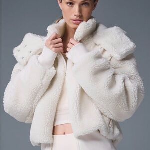 Alo Yoga Foxy Sherpa Jacket in Ivory